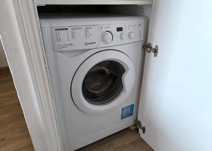 Lulys At Castle Harbour