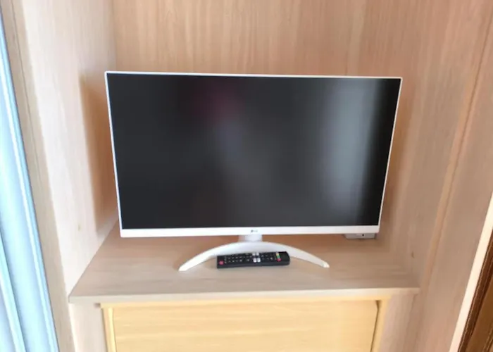 Lulys At Castle Harbour *