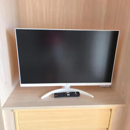 Lulys At Castle Harbour *