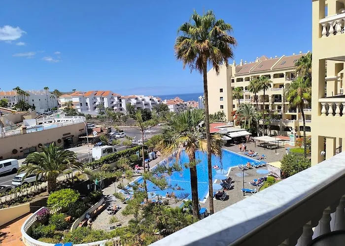 Lulys At Castle Harbour