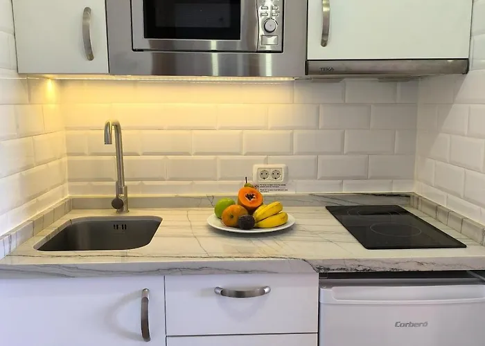 아파트 Lulys At Castle Harbour