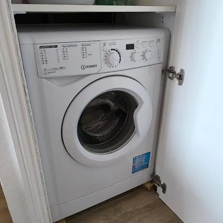 Lulys At Castle Harbour